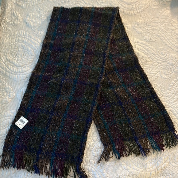Multi-colored plaid boucle scarf - Picture 4 of 4
